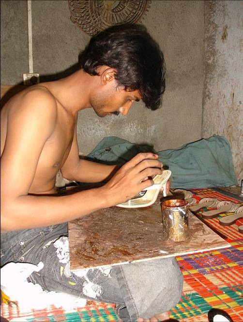 Индийская обувная мануфактура (25 фото)