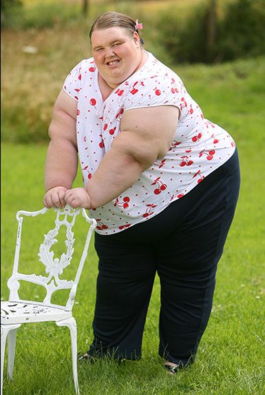 Английская толстячка, которая весит 210 кг (6 фото + видео)