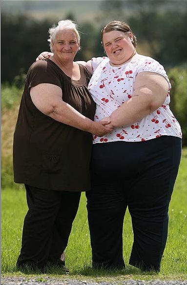 Английская толстячка, которая весит 210 кг (6 фото + видео)