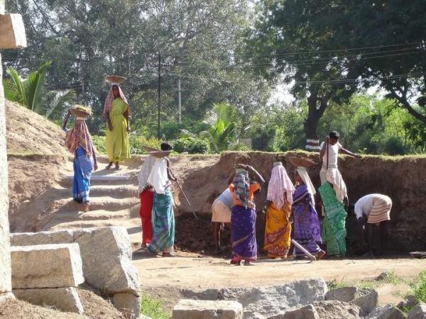 Женский труд в Индии (16 фото)