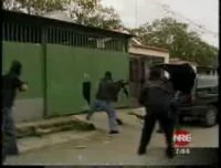 Полиция в Коста-Рике отжигает (0.8 мб)