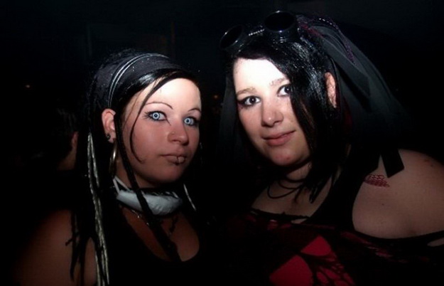 Готы тусовка. Песня вечеринка готов. Песня вечеринка готов. Готовы к вечеринке. Песня вечеринка готов.