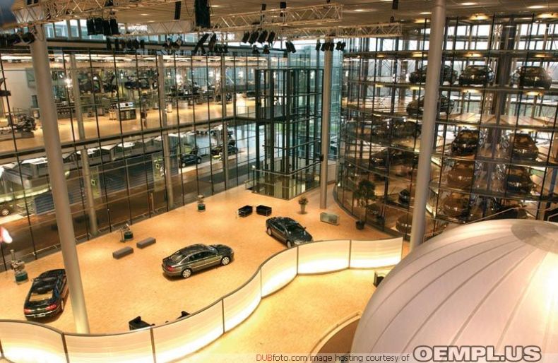 Завод Volkswagen в Дрездене (21 фото)