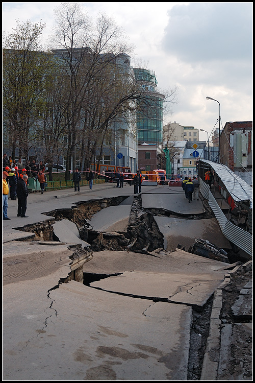 Провалы грунта в москве