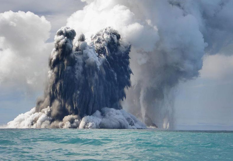 Извержения вулканов (11 фото + видео)
