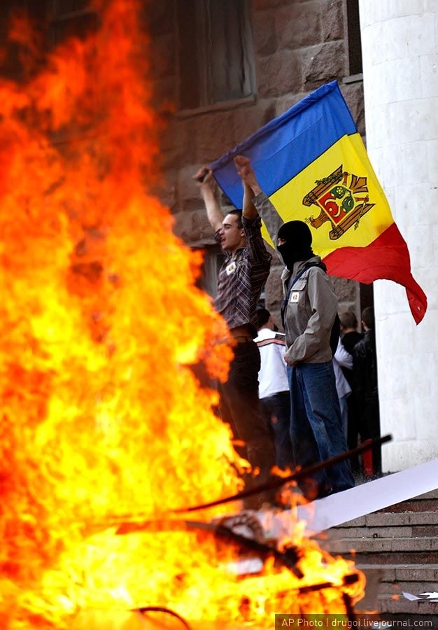 Беспорядки в Молдавии (18 фото + видео)