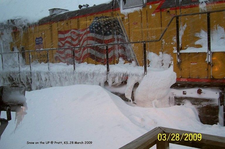 Снегопады в конце марта в США (6 фото)