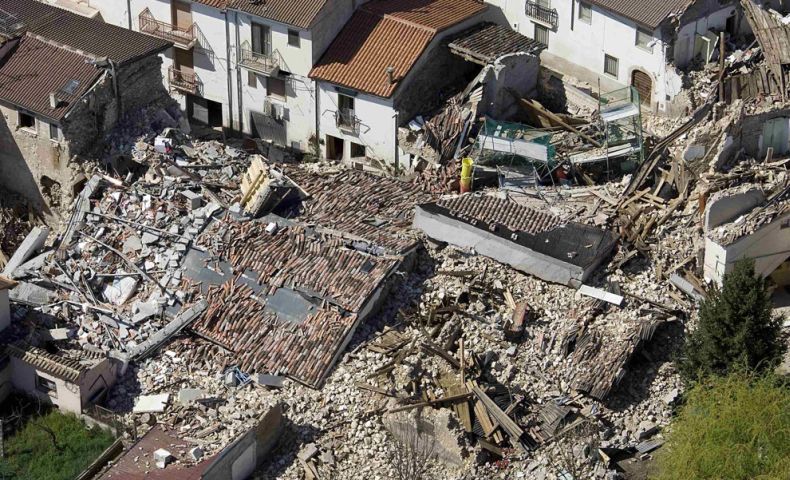 Последствия землетрясения в Италии (32 фото)