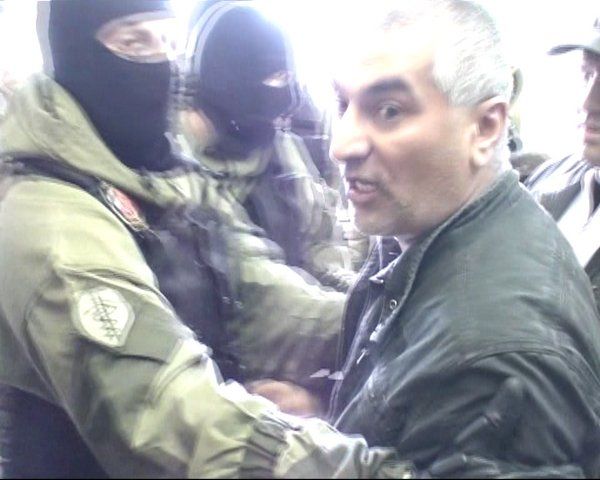 Арест торговца маком в Екатеринбурге (7 фото + 2 видео)