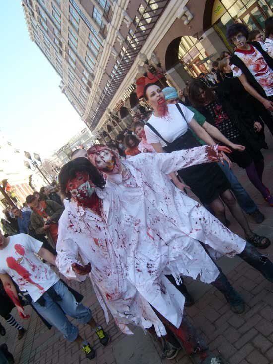 Парад зомби в Москве (10 фото)