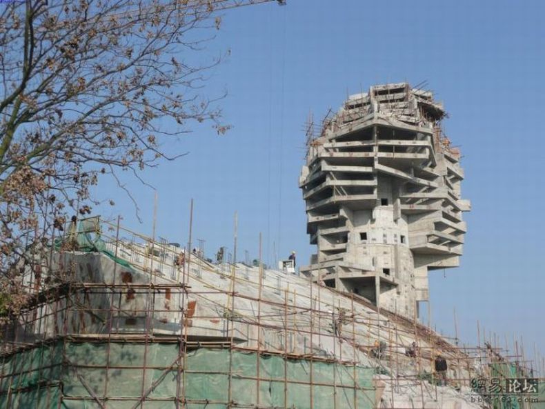 В Китае строят своего Сфинкса (6 фото)