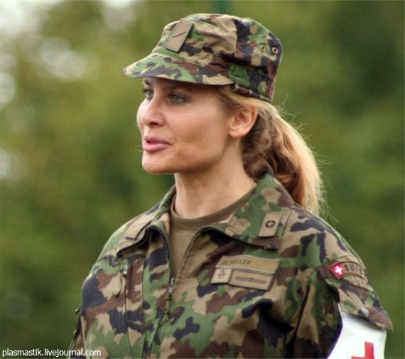 Девушки в армии (71 фото)