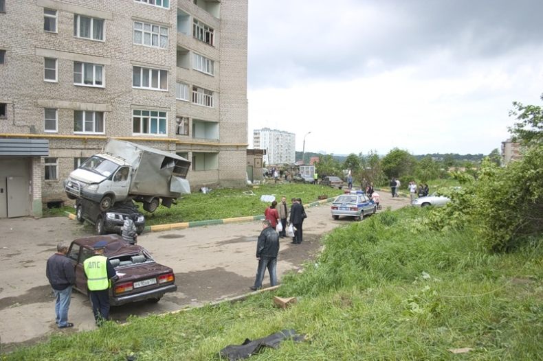Последствия торнадо в Краснозаводске (26 фото + 2 видео)