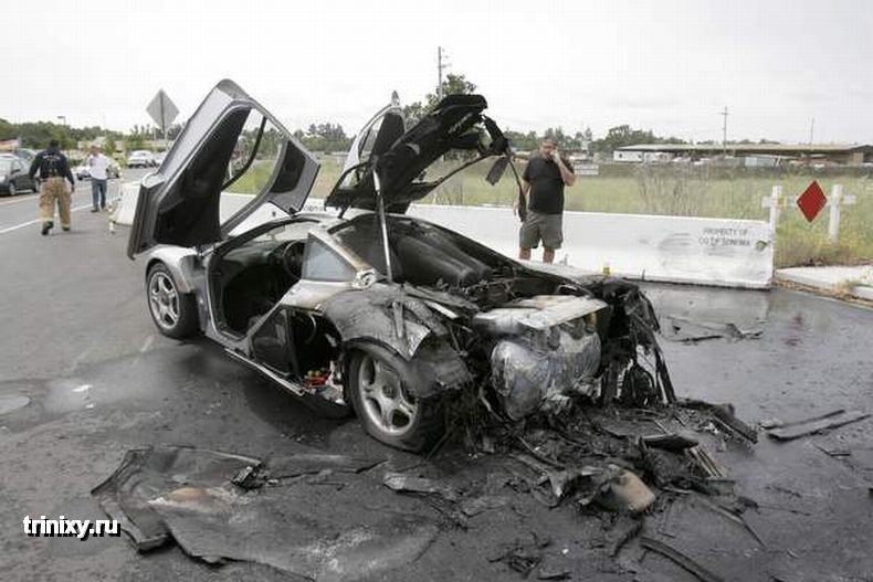 В Калифорнии сгорел McLaren F1 за 2 миллиона долларов (7 фото)