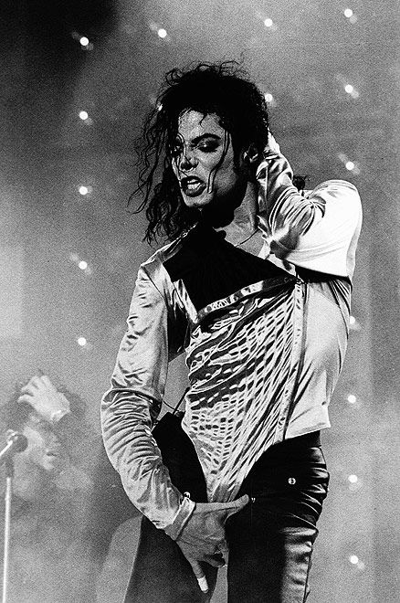 Майкл Джексон умер