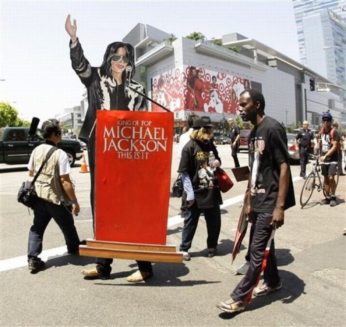 Прощание с Майклом Джексоном в Лос-Анджелесе (38 фото + видео)