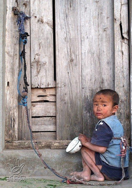 Жесть. Дети в китайских селах (6 фото)