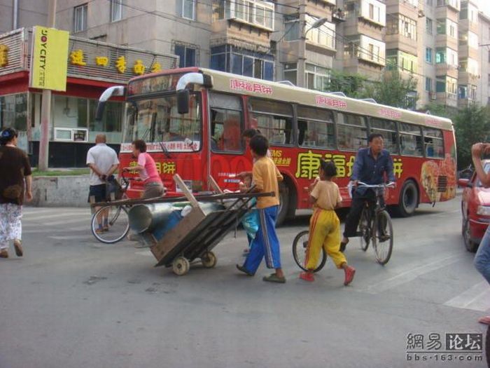 Уличные актеры в Китае (29 фото)