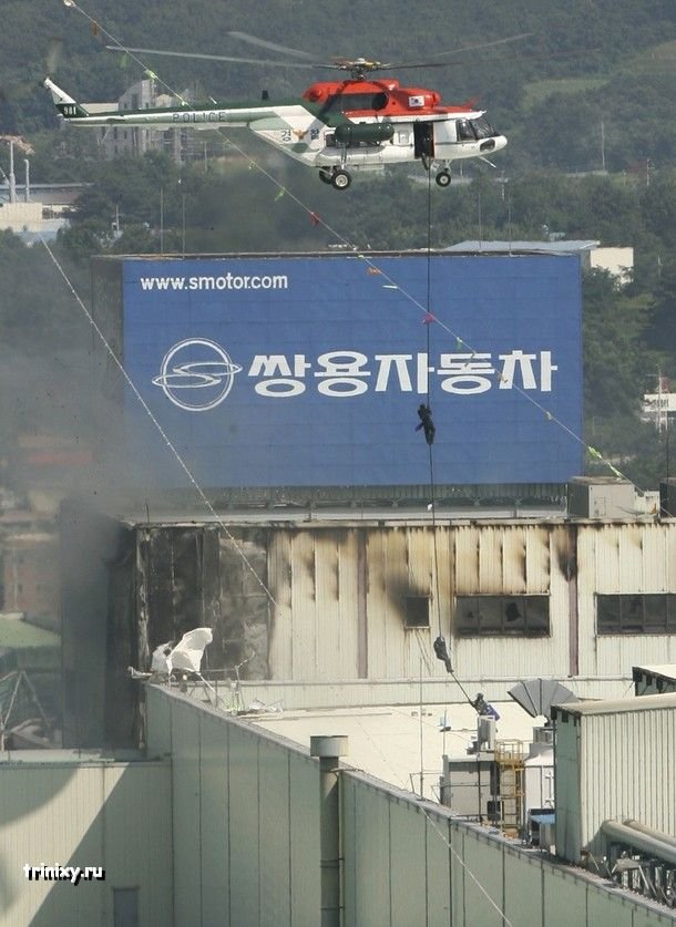Штурм завода SsangYong Motors (28 фото)
