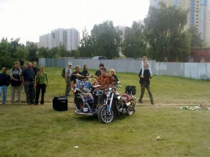 Барабан-мотоцикл (9 фото)