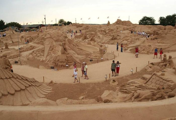 Скульптуры из песка (41 фото)