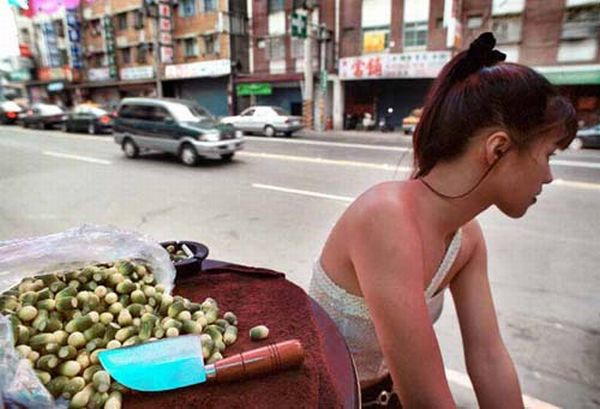Девушки-продавцы бетельного ореха на Тайване (51 фото)