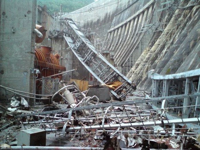 Авария на Саяно-Шушенской ГЭС (22 фото)