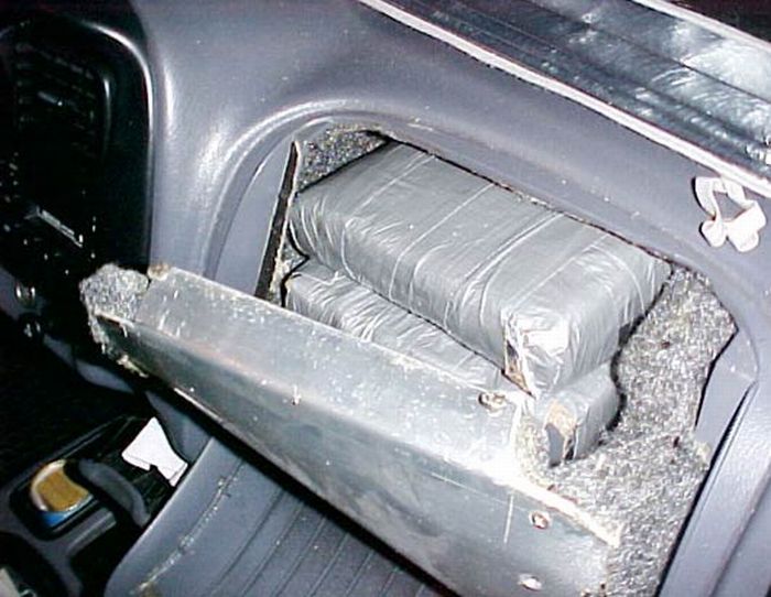 Как прячут кокаин в автомобилях (14 фото)