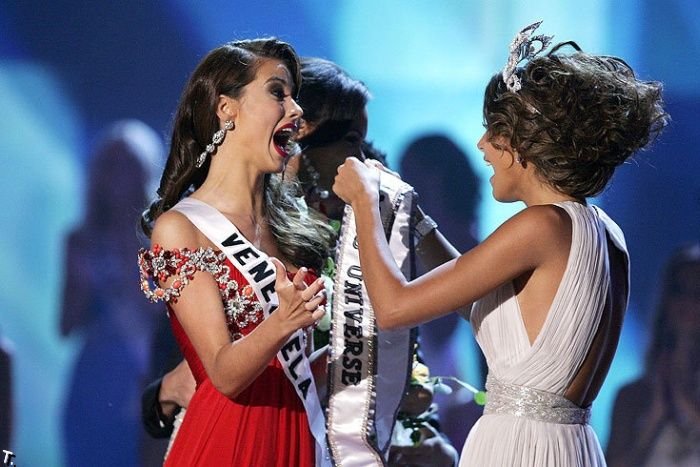 Мисс Вселенная-2009 Стефания Фернандес (24 фото)