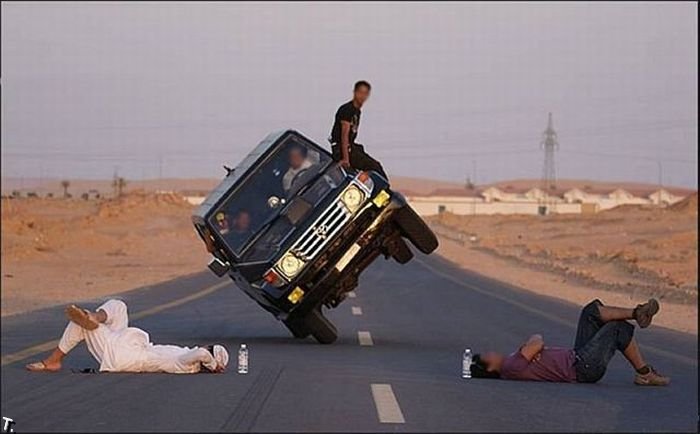 Сумасшедшие арабские трюкачи (14 фото)