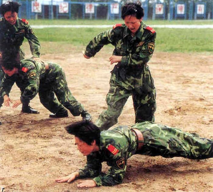 Девушки из китайской армии (20 фото)