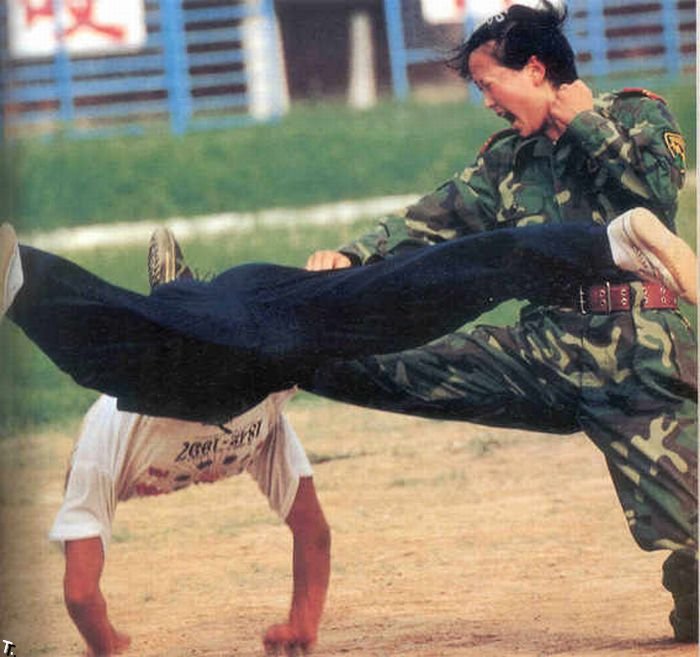 Девушки из китайской армии (20 фото)
