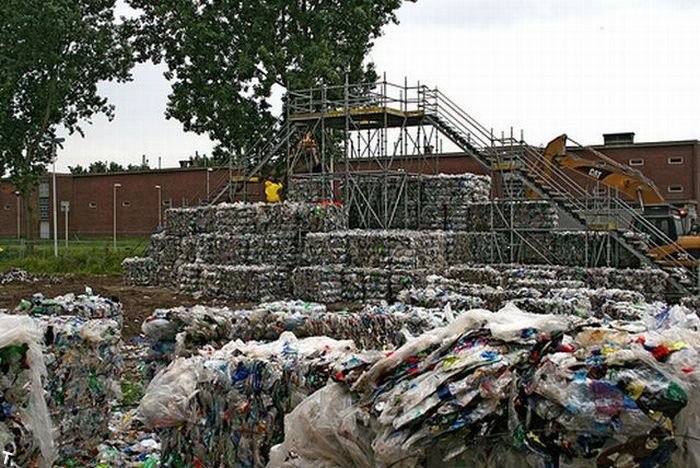 Замок из мусора в Роттердаме (30 фото)