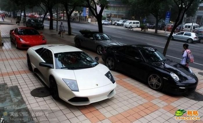 Встреча владельцев суперкаров в Китае (35 фото)