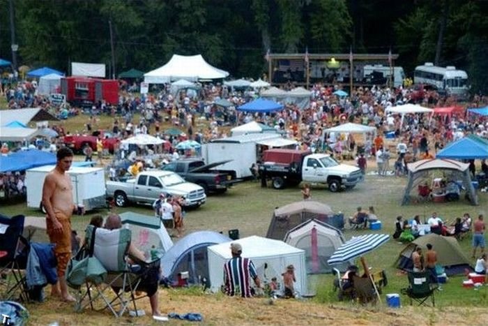 Игры деревенщины (Redneck Games) проходят ежегодно в штате Джорджия. 