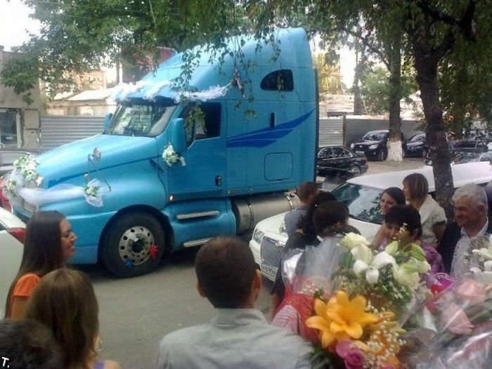 Свадебный грузовик (5 фото)