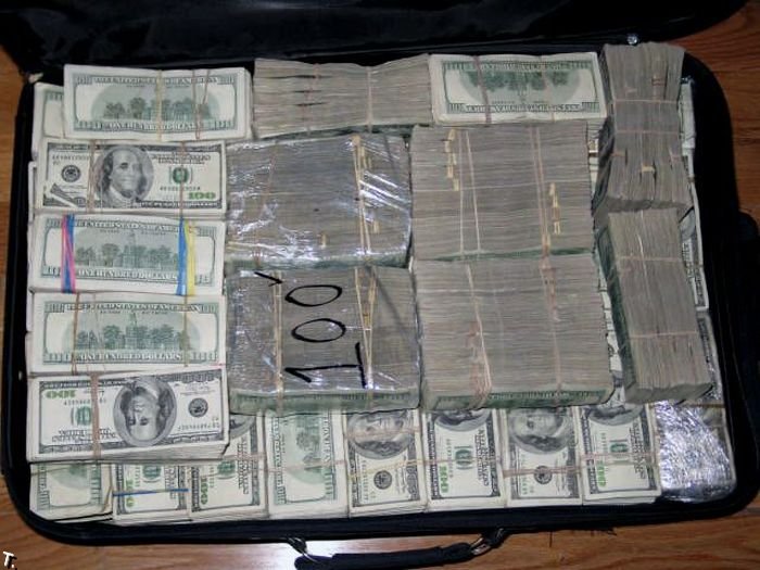 Вещи, конфискованные у мексиканских наркобаронов (32 фото)