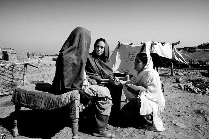 Анжелина Джоли в Афганистане (21 фото)