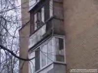 Девушка выгнала парня (5.9 мб)