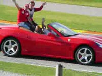 Ferrari California застряло (2.9 мб)