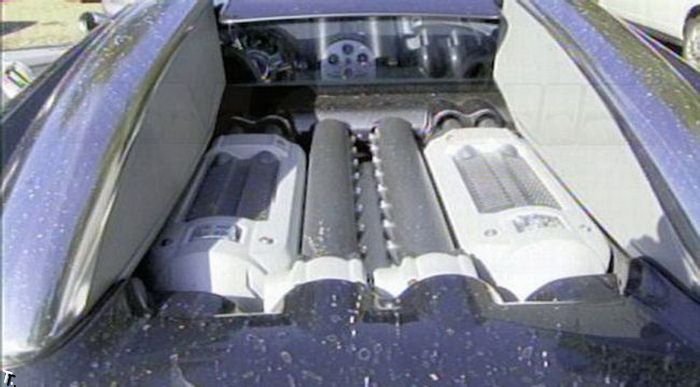 Фотографии разбитого Bugatti Veyron (18 фото)