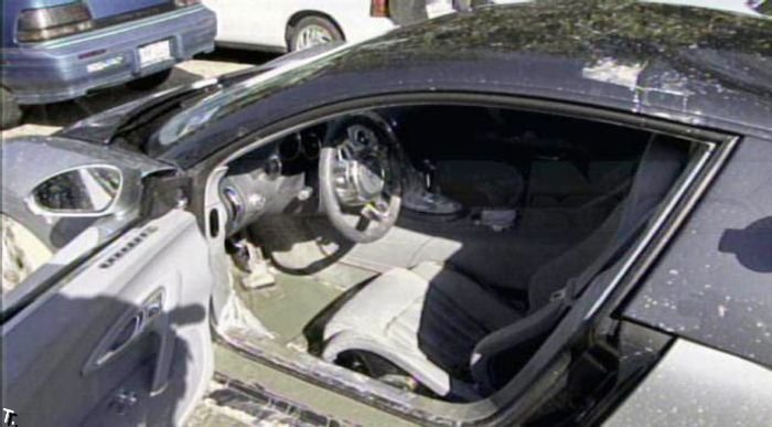 Фотографии разбитого Bugatti Veyron (18 фото)