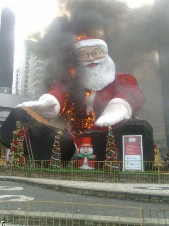 Санта Клаус не дожил до Рождества (9 фото)