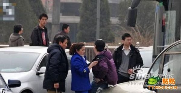 Разборки на дороге в Китае (10 фото)