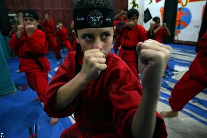 Школа боевых искусств в Палестине (18 фото)