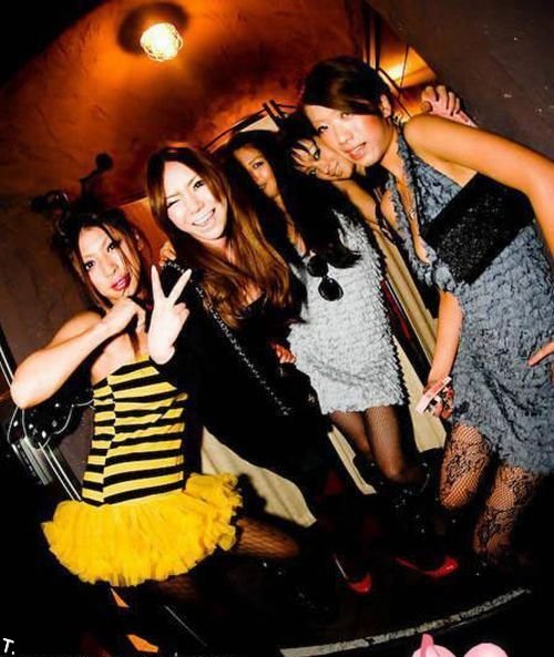 Девушки в китайских клубах (30 фото)