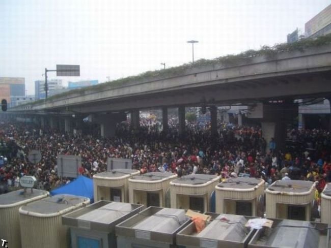 Давки на вокзалах в Китае (22 фото)