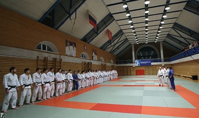 Владимир Путин провел тренировку по дзюдо (13 фото)