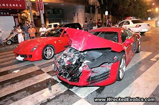 Самые дорогие аварии 2009 года (28 фото)