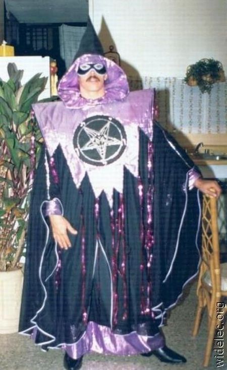 Дурацкие костюмы для Хэллоуина (94 фото)